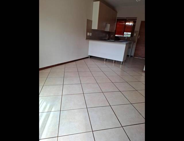 2 BEDROOM APARTMENT FOR SALE IN STONERIDGE